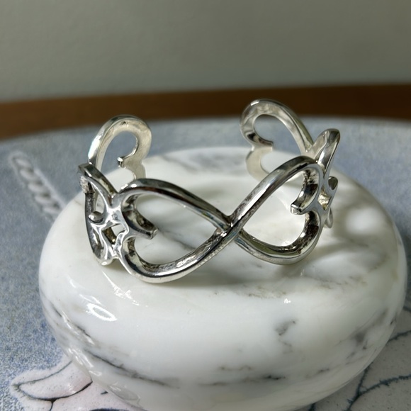 Vintage Tiffany & Co. Love Hearts Cuff Bracelet - Picture 6 of 11